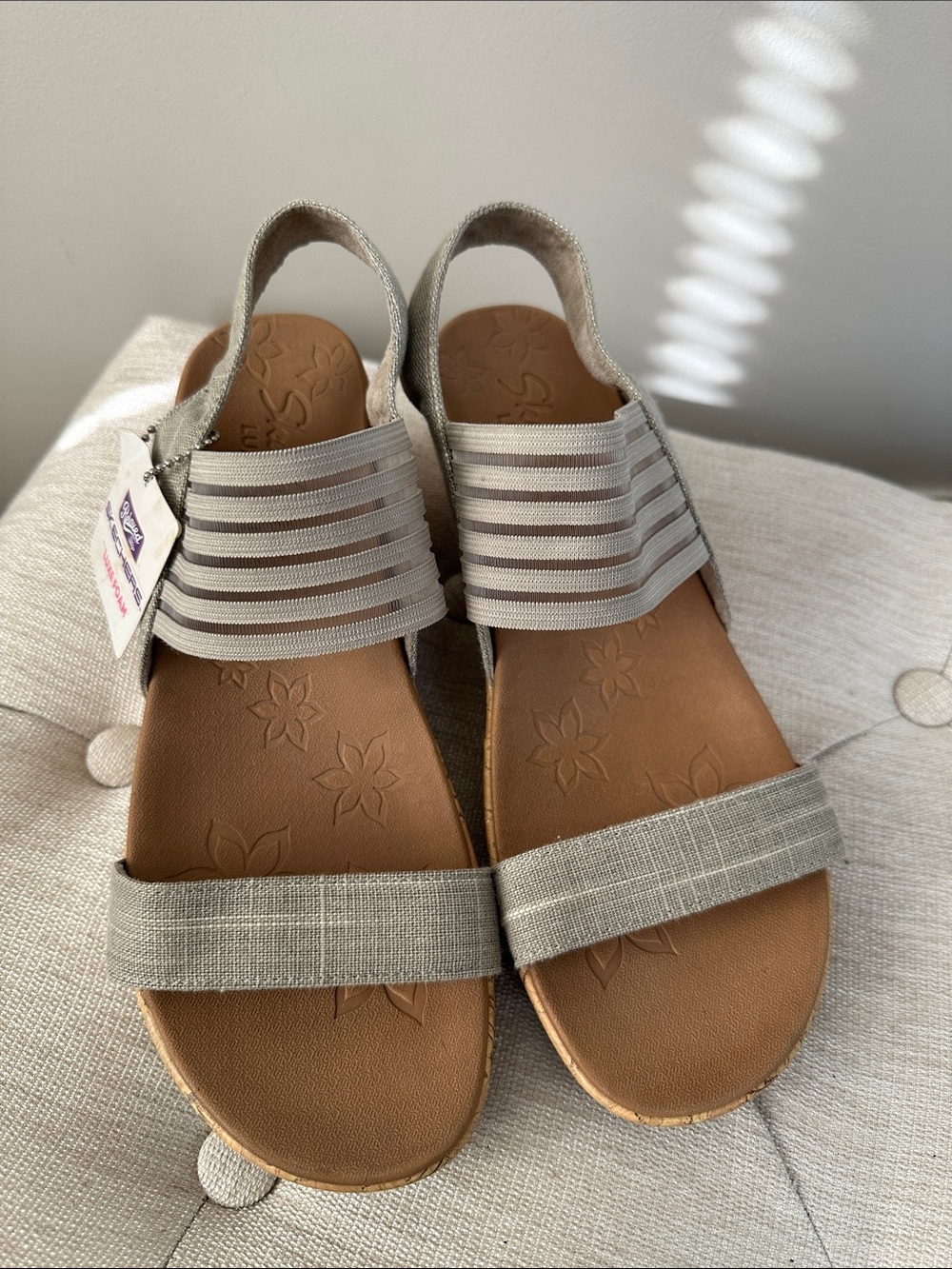 NWT Sketchers Cali Beverlee Smitten Kitten Wedge Sandals